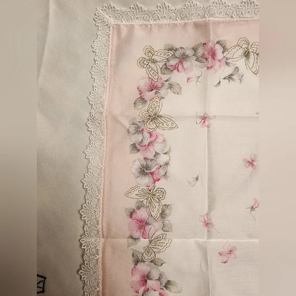 Nina Ricci Pink Floral Lace Handkerchief - NEW WITH STICKER JAPAN Exclusive - Picture 8 of 13